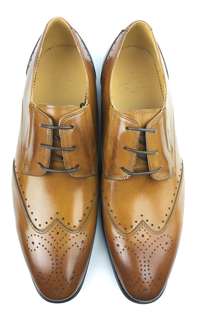 Brogue Wingtip Derby - Tan