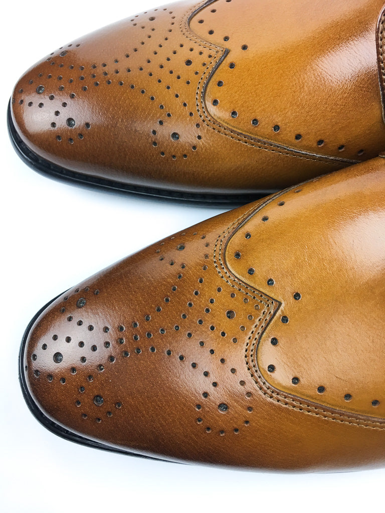 Brogue Wingtip Derby - Tan