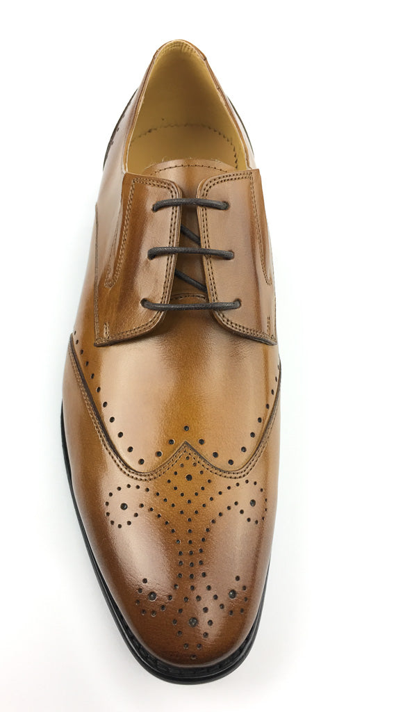 Brogue Wingtip Derby - Tan