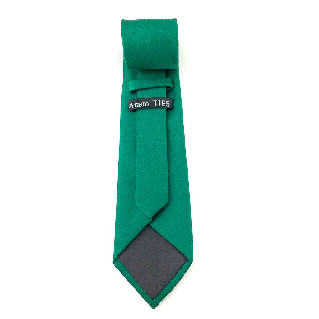 grooms green tie